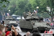事业概念美国纪念陆军成立250周年阅兵仪式在华盛顿举行